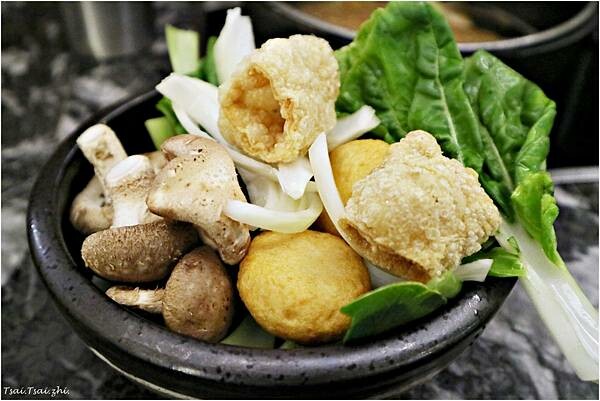 [新北板橋]巢鍋 shabu|捷運板橋站附近之個人鍋之壽喜燒