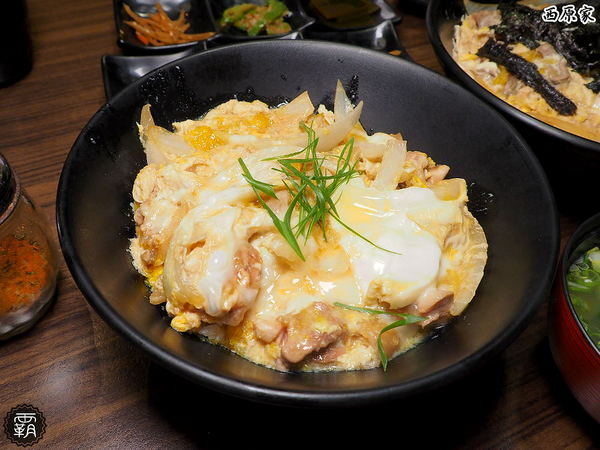 西原家備長炭串料理: 西原家備長炭串料理,備長炭高溫鎖住食材肉汁,獨特醬汁讓串燒更出色~