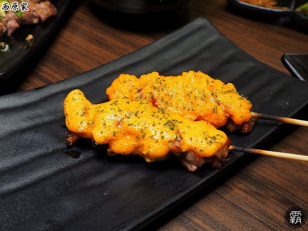 西原家備長炭串料理: 西原家備長炭串料理,備長炭高溫鎖住食材肉汁,獨特醬汁讓串燒更出色~