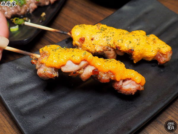 西原家備長炭串料理: 西原家備長炭串料理,備長炭高溫鎖住食材肉汁,獨特醬汁讓串燒更出色~