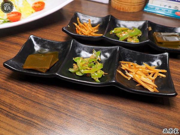 西原家備長炭串料理: 西原家備長炭串料理,備長炭高溫鎖住食材肉汁,獨特醬汁讓串燒更出色~