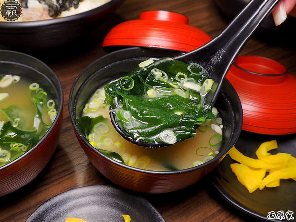 西原家備長炭串料理: 西原家備長炭串料理,備長炭高溫鎖住食材肉汁,獨特醬汁讓串燒更出色~