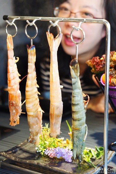 肉多多麻辣火鍋專賣店(松山南京店)：【台北火鍋推薦】肉多多麻辣火鍋專賣・彩椒御膳湯底令人難忘｜火鍋第一品牌