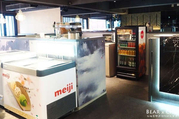 肉多多麻辣火鍋專賣店(松山南京店)：【台北火鍋推薦】肉多多麻辣火鍋專賣・彩椒御膳湯底令人難忘｜火鍋第一品牌