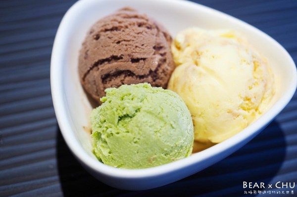 肉多多麻辣火鍋專賣店(松山南京店)：【台北火鍋推薦】肉多多麻辣火鍋專賣・彩椒御膳湯底令人難忘｜火鍋第一品牌