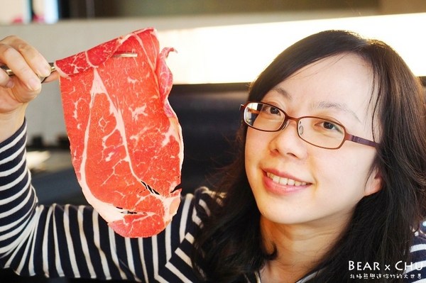 肉多多麻辣火鍋專賣店(松山南京店)：【台北火鍋推薦】肉多多麻辣火鍋專賣・彩椒御膳湯底令人難忘｜火鍋第一品牌