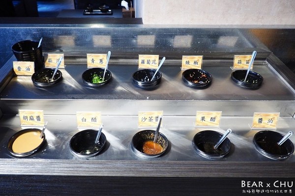 肉多多麻辣火鍋專賣店(松山南京店)：【台北火鍋推薦】肉多多麻辣火鍋專賣・彩椒御膳湯底令人難忘｜火鍋第一品牌