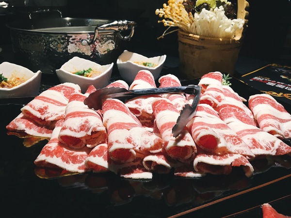 肉多多麻辣火鍋專賣店(松山南京店):肉多多麻辣火鍋專賣店|打卡就送prime級牛肉跟台灣產梅花豬(每桌不只一份)至12/31止|南京三民站1號|跨年夜鍋物首選 肉多多麻辣火鍋專賣店(松山南京店):肉多多麻辣火鍋專賣店|打卡就送prime級牛肉跟台灣產梅花豬(每桌不只一份)至12/31止|南京三民站1號|跨年夜鍋物首選