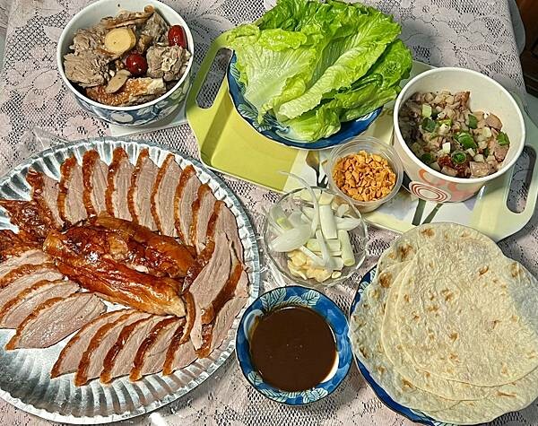 (台北烤鴨)京城烤鴨~嚴選肥美多汁櫻桃鴨、獨創生菜包鴨腿鬆、