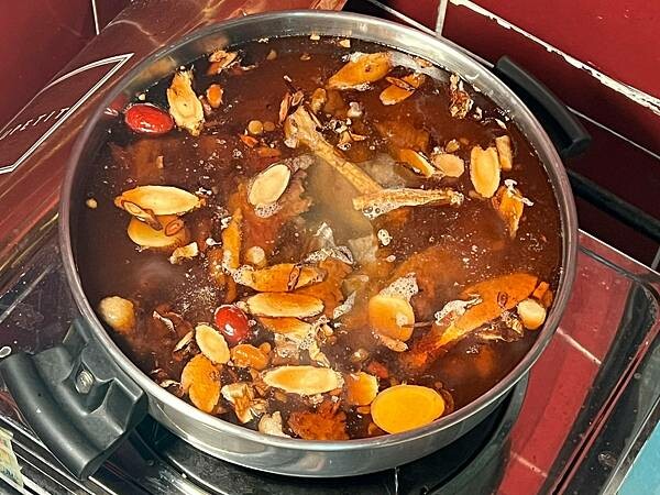 (台北烤鴨)京城烤鴨~嚴選肥美多汁櫻桃鴨、獨創生菜包鴨腿鬆、