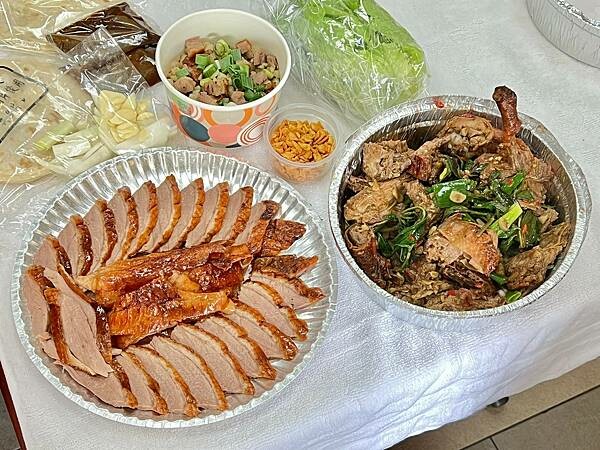 (台北烤鴨)京城烤鴨~嚴選肥美多汁櫻桃鴨、獨創生菜包鴨腿鬆、