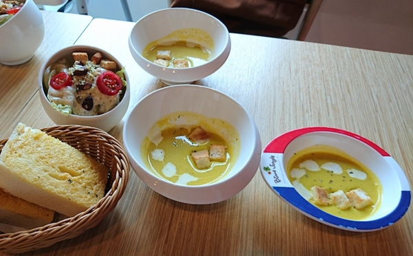 58咖啡行館：苗栗~58咖啡行館~溫馨舒適用餐環境~是朋友.情侶.家庭.親子聚會的不錯選擇~