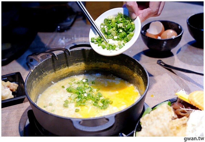 台中貴婦養成班，深紅火鍋首創燕窩漱口，再喝花膠雞湯吃氣冷雞！