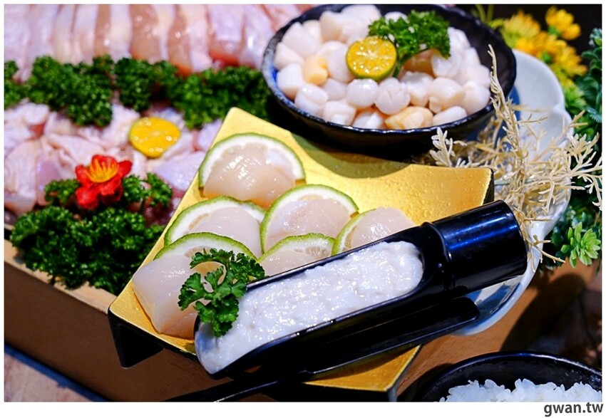 台中貴婦養成班，深紅火鍋首創燕窩漱口，再喝花膠雞湯吃氣冷雞！