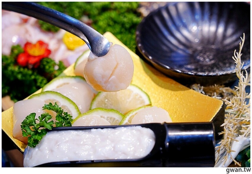 台中貴婦養成班，深紅火鍋首創燕窩漱口，再喝花膠雞湯吃氣冷雞！