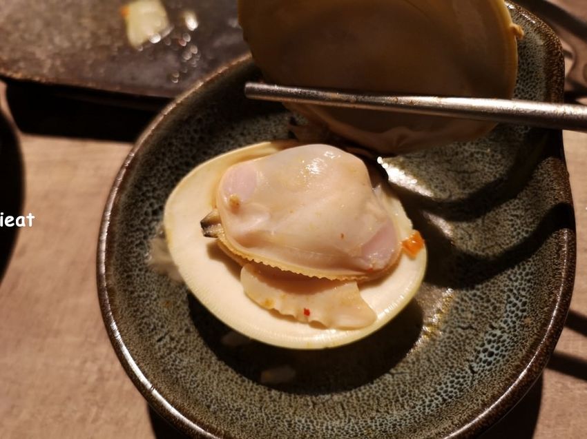 一個人不到八百元就能吃到精緻的龍蝦鴛鴦鍋，你心動了嗎？