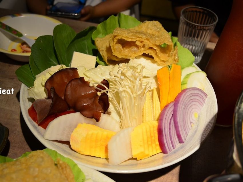 一個人不到八百元就能吃到精緻的龍蝦鴛鴦鍋，你心動了嗎？