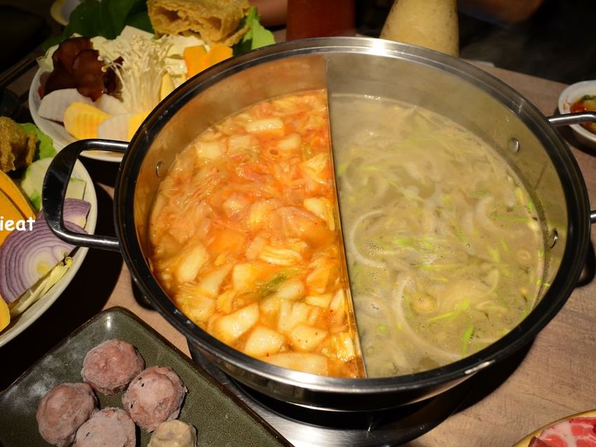 一個人不到八百元就能吃到精緻的龍蝦鴛鴦鍋，你心動了嗎？