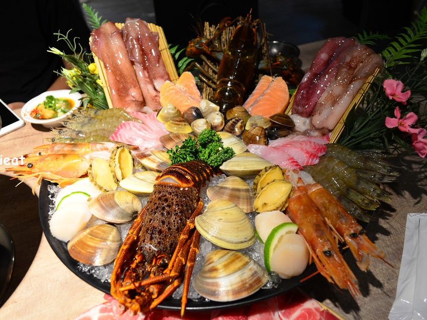 一個人不到八百元就能吃到精緻的龍蝦鴛鴦鍋，你心動了嗎？