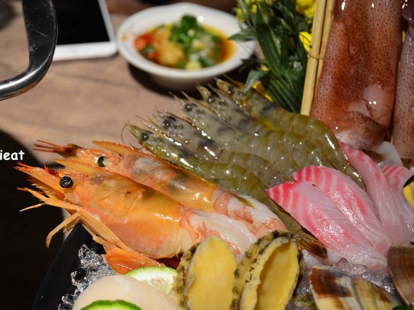 一個人不到八百元就能吃到精緻的龍蝦鴛鴦鍋，你心動了嗎？