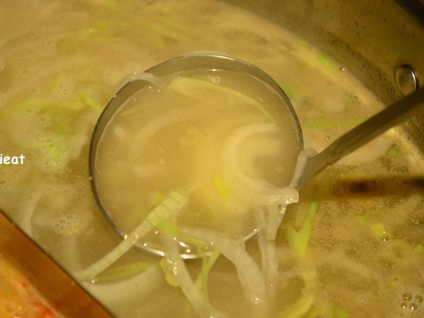 一個人不到八百元就能吃到精緻的龍蝦鴛鴦鍋，你心動了嗎？