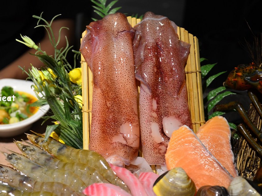 一個人不到八百元就能吃到精緻的龍蝦鴛鴦鍋，你心動了嗎？