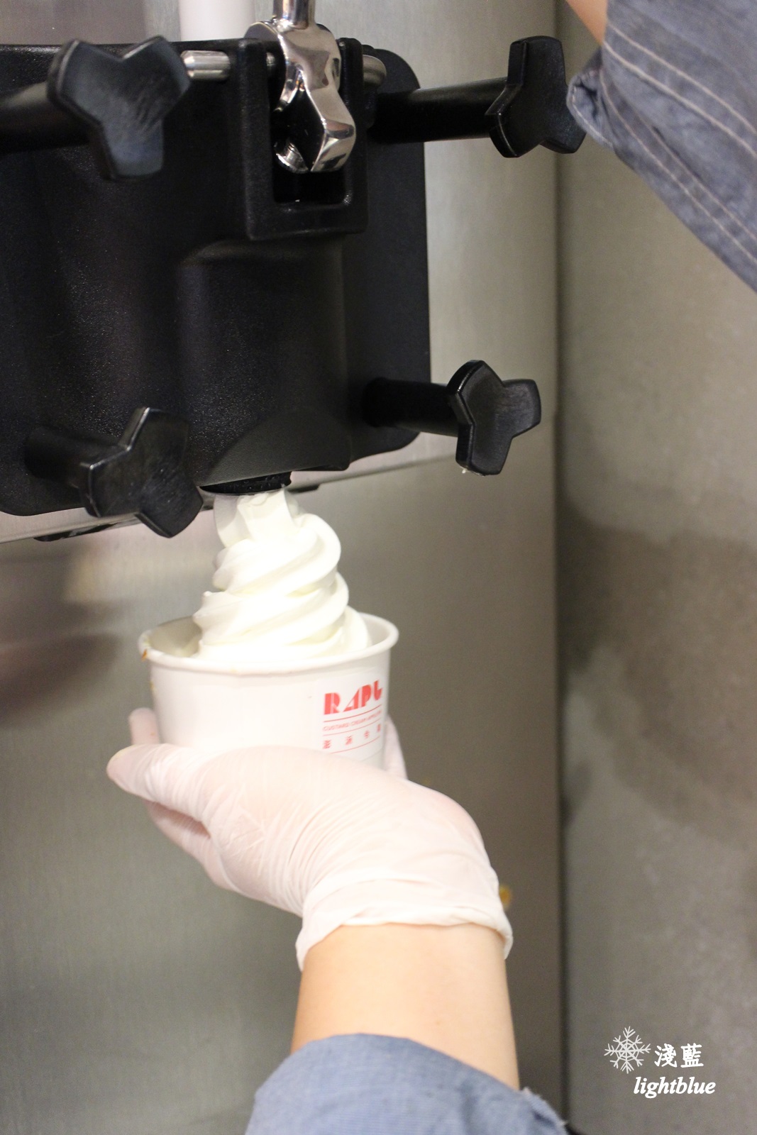 [ 市府站新光三越A8美食 ] 淺藍 × RAPL澎派令果～台灣限定蘋果派霜淇淋，快閃限時限量只賣到3/31