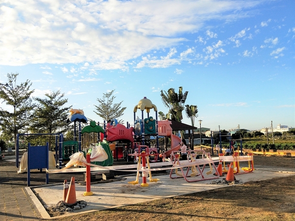 后里舊社天靈宮:【台中后里景點】舊社天靈宮~生動活潑五彩繽紛3D彩繪村,花卉博覽會的主題花現幸福互相呼應