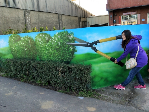 后里舊社天靈宮:【台中后里景點】舊社天靈宮~生動活潑五彩繽紛3D彩繪村,花卉博覽會的主題花現幸福互相呼應