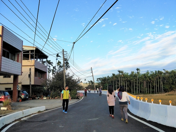 后里舊社天靈宮:【台中后里景點】舊社天靈宮~生動活潑五彩繽紛3D彩繪村,花卉博覽會的主題花現幸福互相呼應