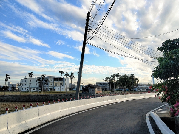 后里舊社天靈宮:【台中后里景點】舊社天靈宮~生動活潑五彩繽紛3D彩繪村,花卉博覽會的主題花現幸福互相呼應