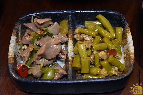 汱匠 居食:台中平價日式定食丼飯白飯湯品吃到飽。汱匠居食。早餐日式烤飯糰午餐吃到飽晚餐平價居酒屋還有球星可追@商妮吃喝遊樂