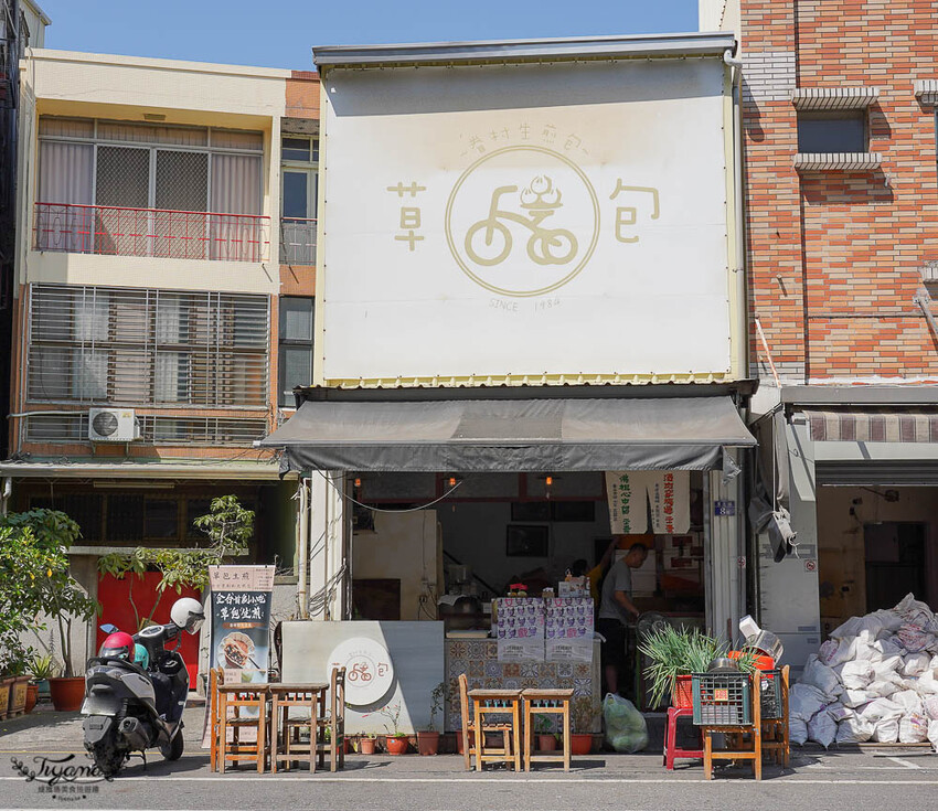 台南生煎包|草包生煎,天然黃配綠生煎包,現包現煎的好美味!!國華友愛新商圈美食 @緹雅瑪 美食旅遊趣