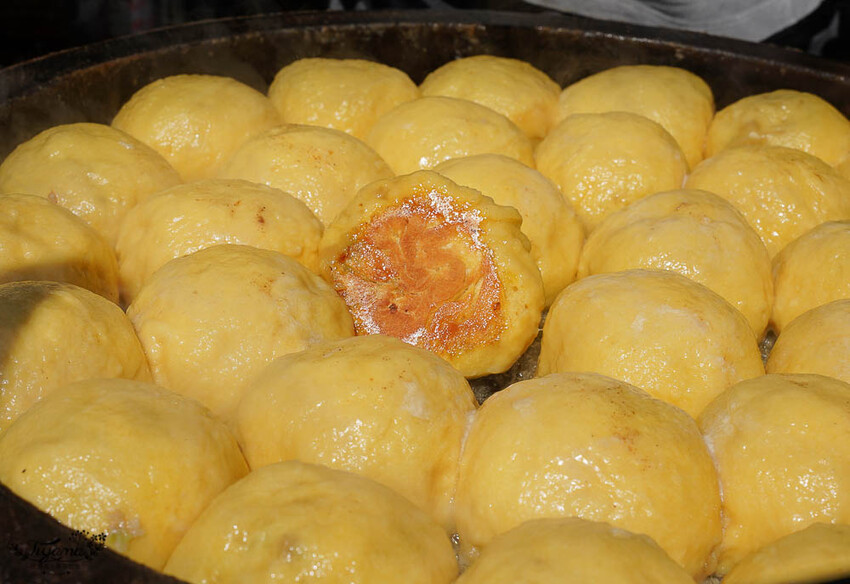 台南生煎包|草包生煎,天然黃配綠生煎包,現包現煎的好美味!!國華友愛新商圈美食 @緹雅瑪 美食旅遊趣