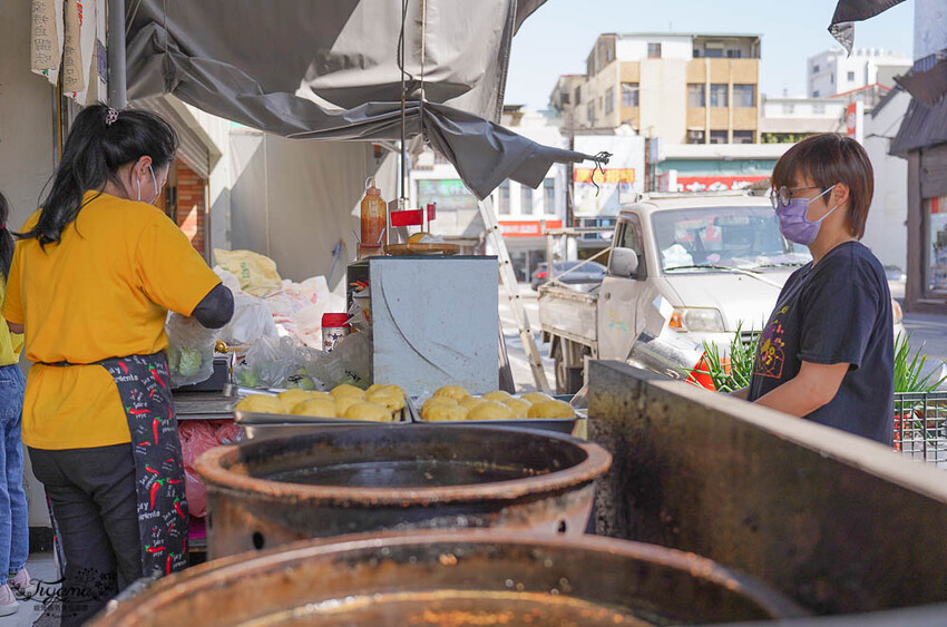 台南生煎包|草包生煎,天然黃配綠生煎包,現包現煎的好美味!!國華友愛新商圈美食 @緹雅瑪 美食旅遊趣