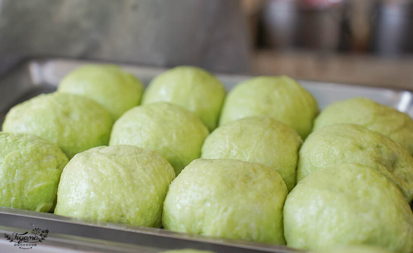 台南生煎包|草包生煎,天然黃配綠生煎包,現包現煎的好美味!!國華友愛新商圈美食 @緹雅瑪 美食旅遊趣