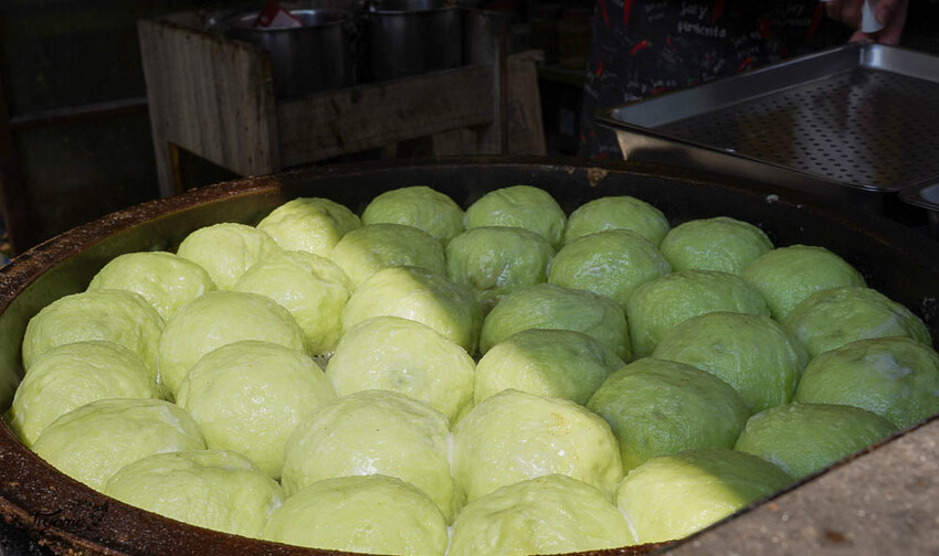 台南生煎包|草包生煎,天然黃配綠生煎包,現包現煎的好美味!!國華友愛新商圈美食 @緹雅瑪 美食旅遊趣