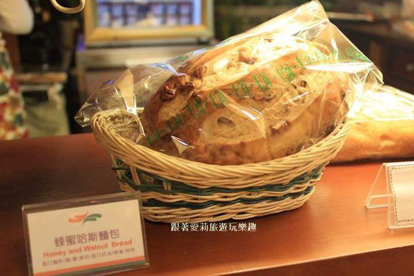 25437426_1637727202915160_952049808_n