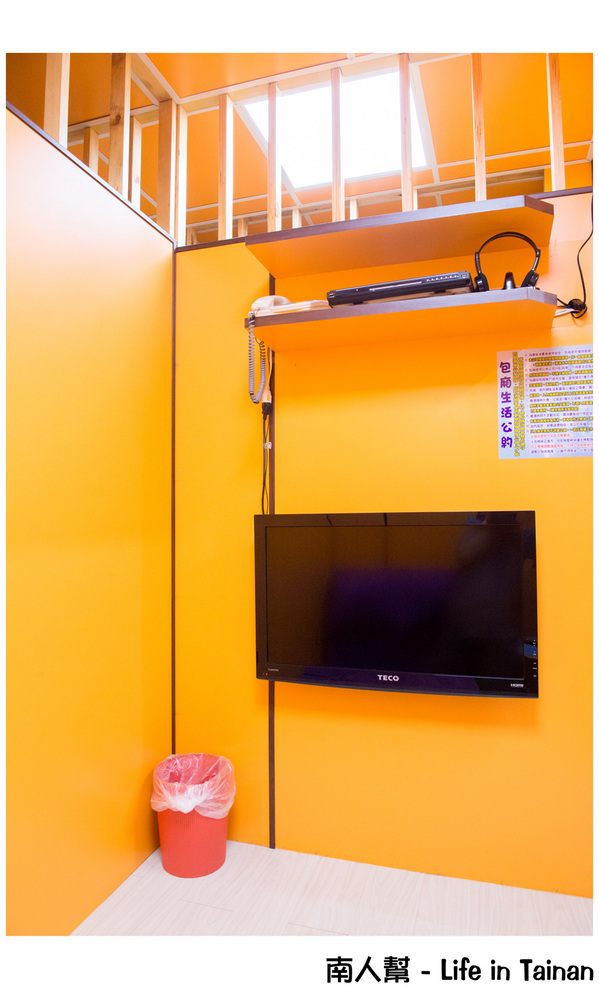 24H台南錦城崇會店:【台南休閒】二輪電影院|懷舊MTV|夜貓獨立包廂12小時只要300元|DVD.漫畫.小說.雜誌免費看到爽~24H台南錦城崇會店