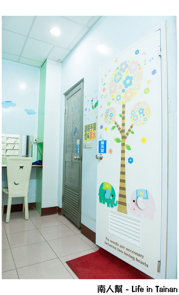 24H台南錦城崇會店:【台南休閒】二輪電影院|懷舊MTV|夜貓獨立包廂12小時只要300元|DVD.漫畫.小說.雜誌免費看到爽~24H台南錦城崇會店