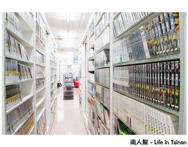 24H台南錦城崇會店:【台南休閒】二輪電影院|懷舊MTV|夜貓獨立包廂12小時只要300元|DVD.漫畫.小說.雜誌免費看到爽~24H台南錦城崇會店