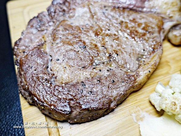 Duchamp Bistro&Cafe：Duchamp  Wine.Bistro.Cafe 杜象餐酒館 隱身在巷弄裡的浪漫異國料理 聖誕節限定-戰斧牛排尬海鮮部隊 視覺味覺雙享受！