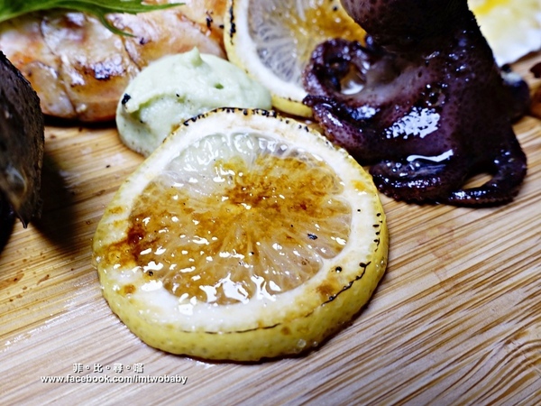 Duchamp Bistro&Cafe：Duchamp  Wine.Bistro.Cafe 杜象餐酒館 隱身在巷弄裡的浪漫異國料理 聖誕節限定-戰斧牛排尬海鮮部隊 視覺味覺雙享受！