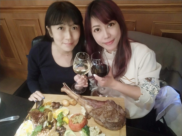 Duchamp Bistro&Cafe：Duchamp  Wine.Bistro.Cafe 杜象餐酒館 隱身在巷弄裡的浪漫異國料理 聖誕節限定-戰斧牛排尬海鮮部隊 視覺味覺雙享受！