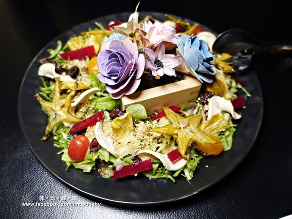 Duchamp Bistro&Cafe：Duchamp  Wine.Bistro.Cafe 杜象餐酒館 隱身在巷弄裡的浪漫異國料理 聖誕節限定-戰斧牛排尬海鮮部隊 視覺味覺雙享受！