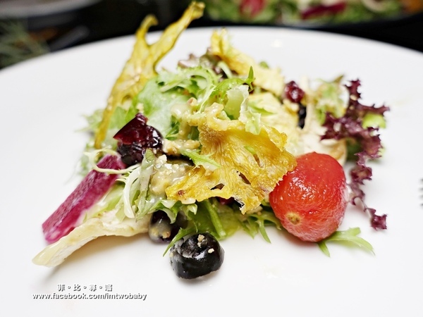 Duchamp Bistro&Cafe：Duchamp  Wine.Bistro.Cafe 杜象餐酒館 隱身在巷弄裡的浪漫異國料理 聖誕節限定-戰斧牛排尬海鮮部隊 視覺味覺雙享受！