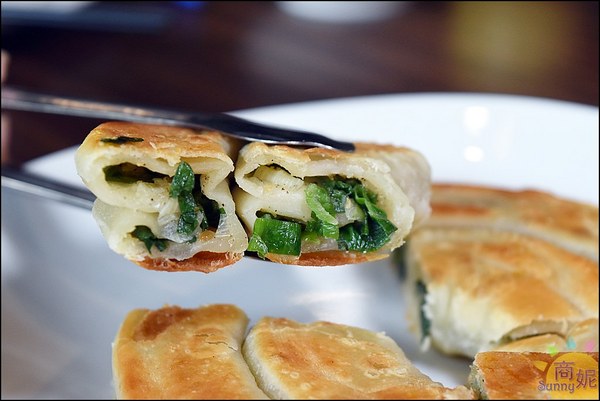 黃金張老甕東北酸菜鍋:台中好吃北方麵食。手工麵食老滷燒雞自家甕醃天然發酵酸白菜道道有驚喜