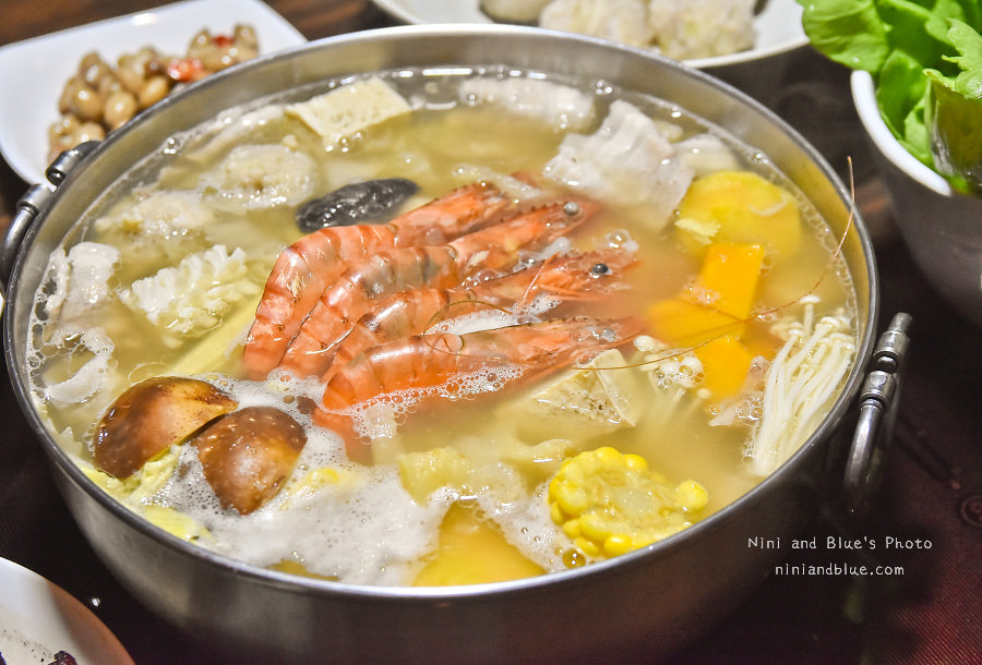 台中天津路張老甕酸菜白肉鍋15