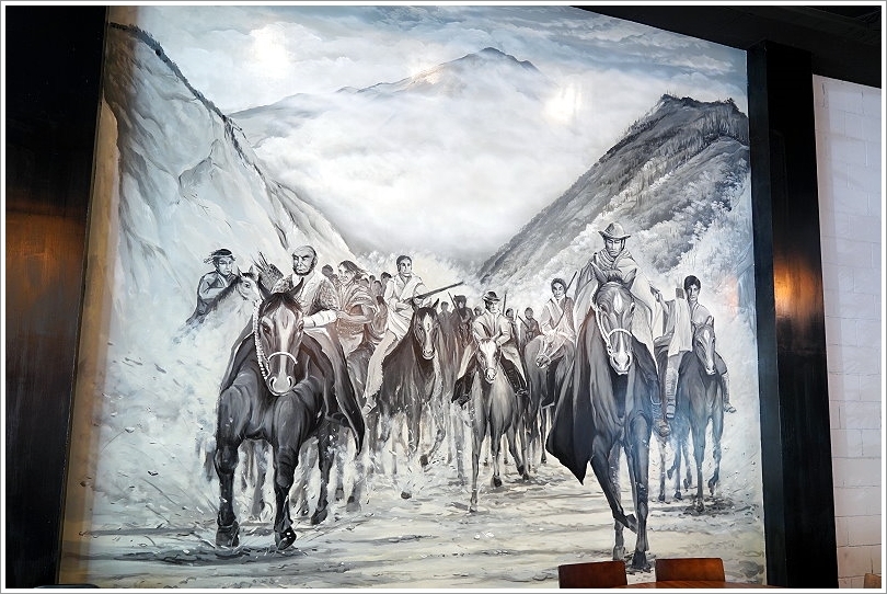 【台中火鍋】黃金張老甕東北酸菜白肉鍋.天然發酵的酸白菜鍋酸甜回甘,超人氣手工麵食點心也推薦!