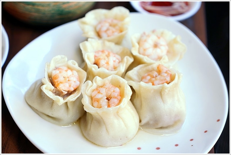 【台中火鍋】黃金張老甕東北酸菜白肉鍋.天然發酵的酸白菜鍋酸甜回甘,超人氣手工麵食點心也推薦!